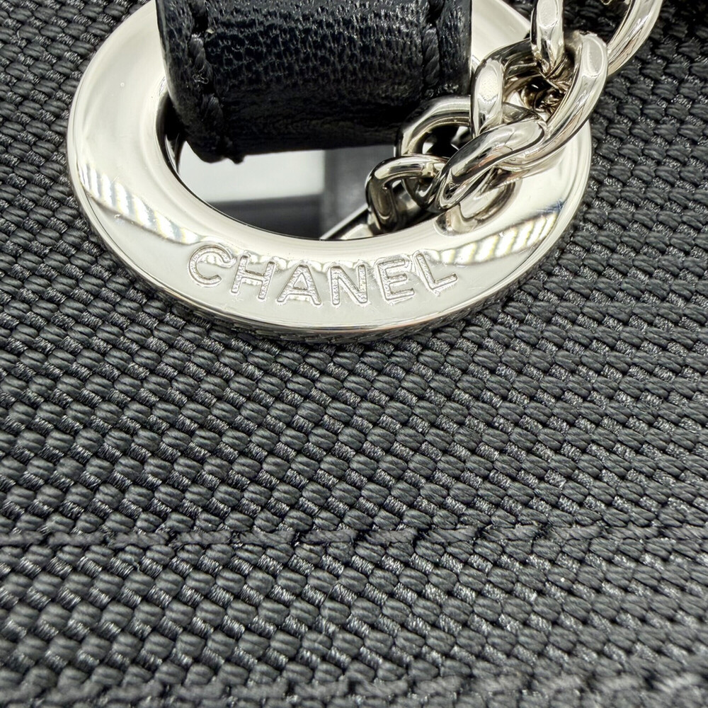 CHANEL Black Leather Tote Bag - Picture 12 of 16